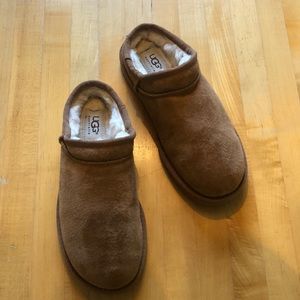 UGG Classic Slipper, Size 6, Chestnut